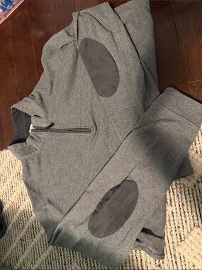 Men's Gray Half-Zip Sweatshirt with Elbow Patches